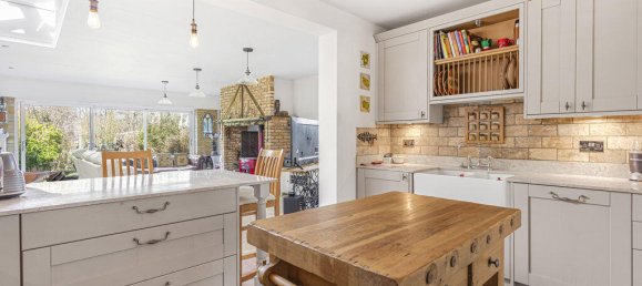 3 غرف نوم منزل في Virginia Water, United Kingdom رقم 8628 33