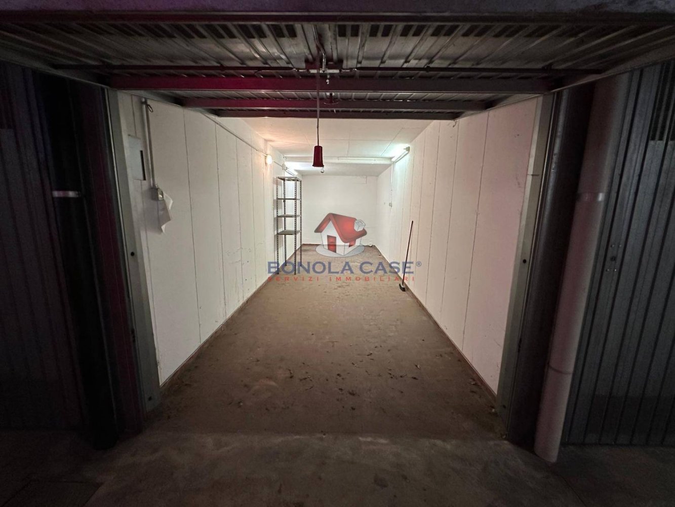 21m² Garage in Milan, Italy No. 359045