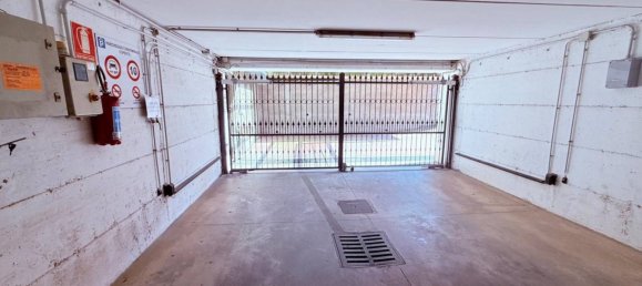 Garage à Genoa, Italy 18m² No. 273906 3