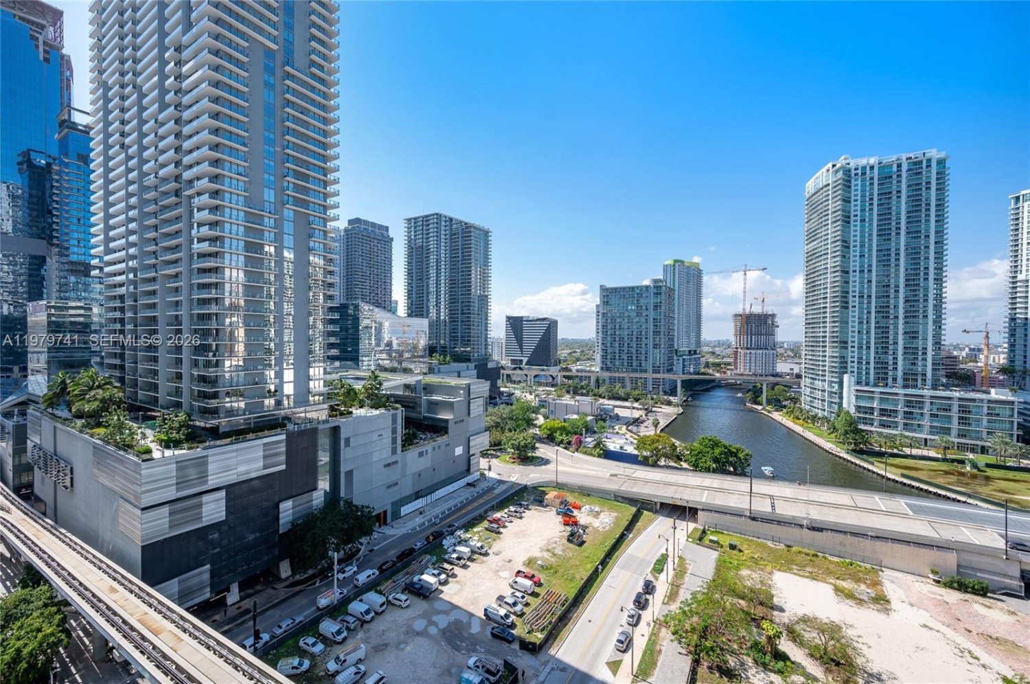 2 bedrooms Commercial property for rent in Miami, Miami-Dade, Florida, USA № 615496