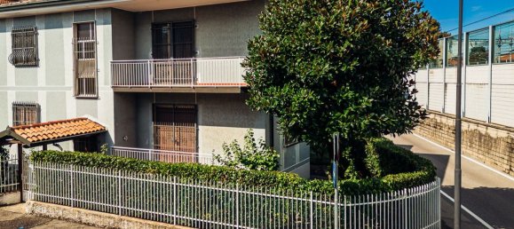 Villa de 5 dormitorios en Melzo, Italy No. 370103 8