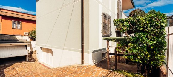 Villa de 5 dormitorios en Melzo, Italy No. 370103 35