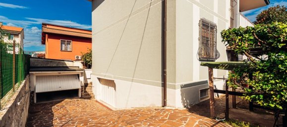 Villa de 5 dormitorios en Melzo, Italy No. 370103 37