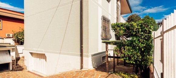 Villa de 5 dormitorios en Melzo, Italy No. 370103 38