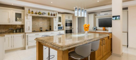 5 Schlafzimmer Villa in Estepona, Spain, Nr. 105631 46