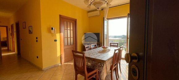3 rooms Apartment in Poggiomarino, Italy No. 141696 3
