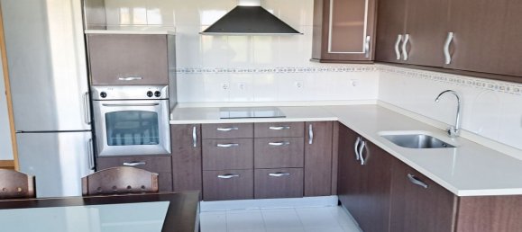 2 bedrooms Apartment in Vitoria-Gasteiz, Spain No. 152069 3