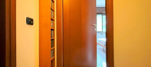 Villa de 10 habitaciónes en Samarate, Italy No. 334225 44