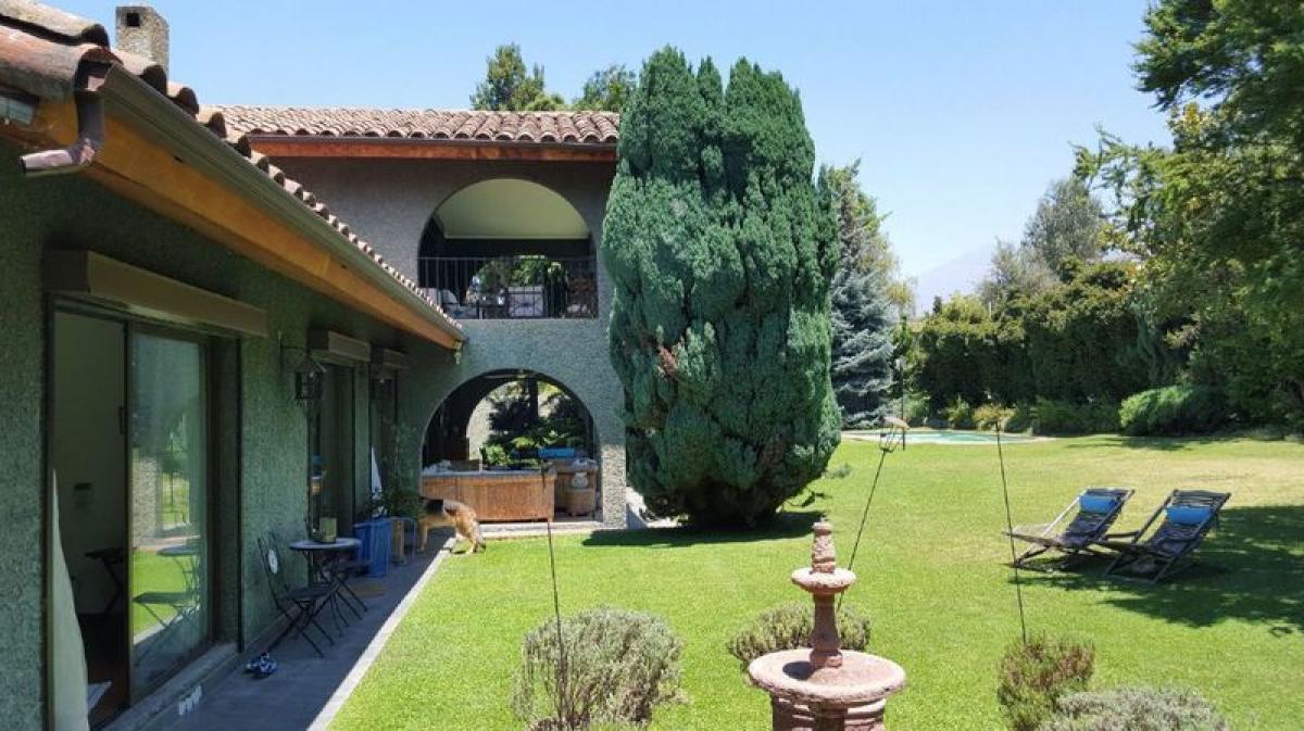 8 bedrooms House in Santiago, Chile No. 4883