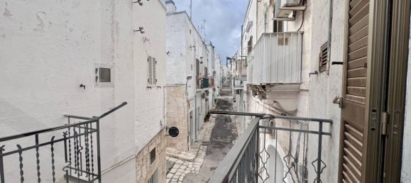 Дом с 2 комнатами в Остуни, Италия № 23043 9