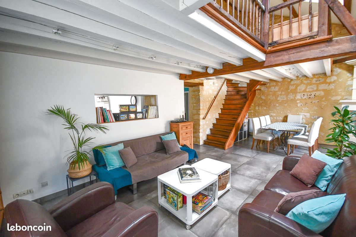 5 bedrooms House in Nanterre, France No. 186544