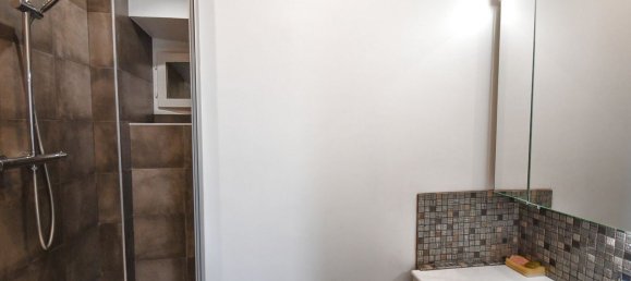 5 bedrooms House in Nanterre, France No. 186544 9