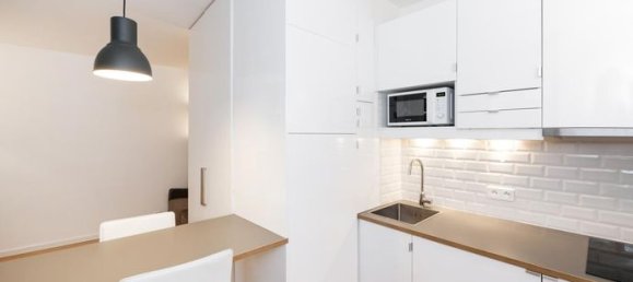 Studio in Paris, France No. 282414 5