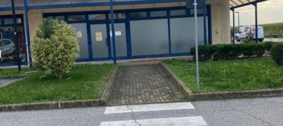 Imóvel comercial de 5 divisões em Bagnolo San Vito, Italy N.º 250863 4