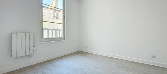 Квартира с 3 спальнями в Рошфор, Франция № 359809 4