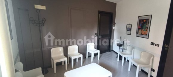 Apartamento de 2 dormitorios en Bari, Italy No. 202194 18