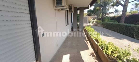 Apartamento de 2 dormitorios en Bari, Italy No. 202194 12