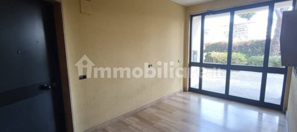 Apartamento de 2 dormitorios en Bari, Italy No. 202194 6