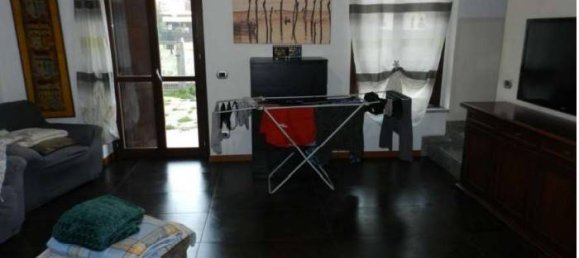 5 bedrooms Apartment in Spinadesco, Italy No. 96555 11