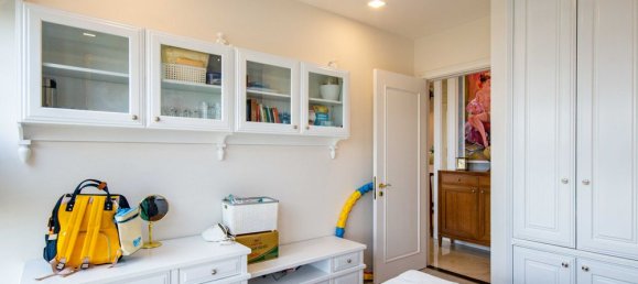 3 bedrooms Apartment in District 1, Vietnam No. 18400 13