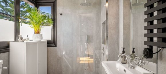 4 bedrooms Townhouse in Marbella, Spain No. 183925 26