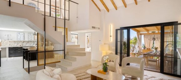 4 bedrooms Townhouse in Marbella, Spain No. 183925 6