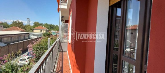 2 bedrooms Apartment in Moncalieri, Italy No. 296377 2