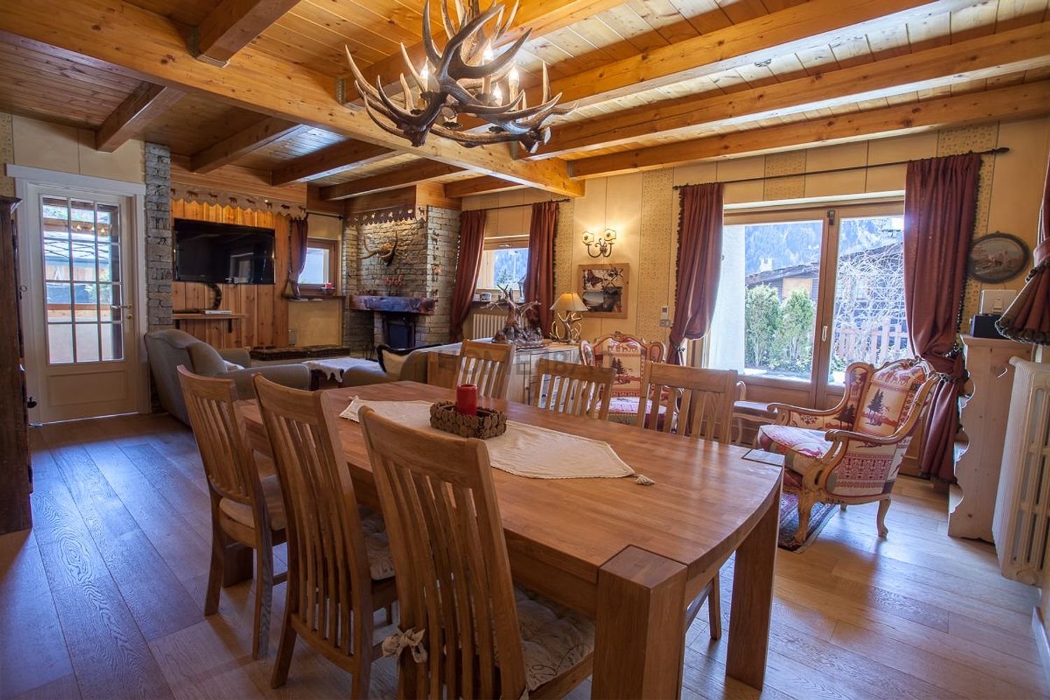 8غرفة منزل في Pre Saint Didier, Italy رقم 114408