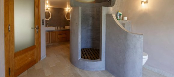 5 bedrooms Villa in Saint-Laurent-du-Var, France No. 285926 20