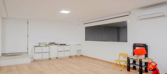 5 bedrooms Villa in Saint-Laurent-du-Var, France No. 285926 32