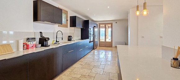 5 bedrooms Villa in Saint-Laurent-du-Var, France No. 285926 5