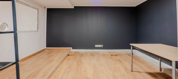 5 bedrooms Villa in Saint-Laurent-du-Var, France No. 285926 35