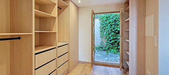 5 bedrooms Villa in Saint-Laurent-du-Var, France No. 285926 12