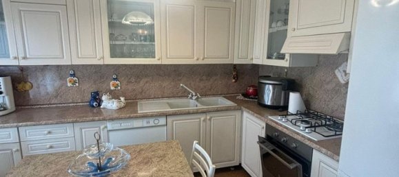 4 Schlafzimmer Wohnung in Comacchio, Italy, Nr. 371081 8