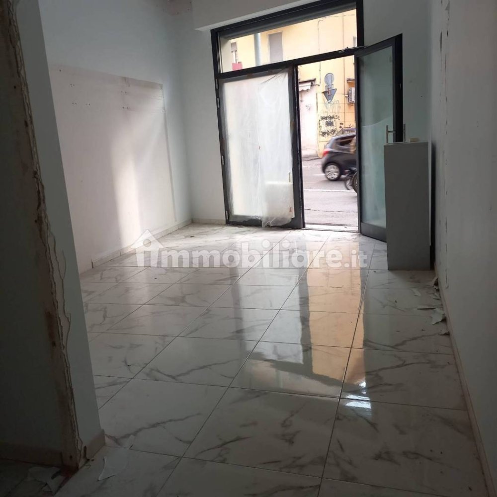 2 rooms Commercial property in Bologna, Italy No. 194394