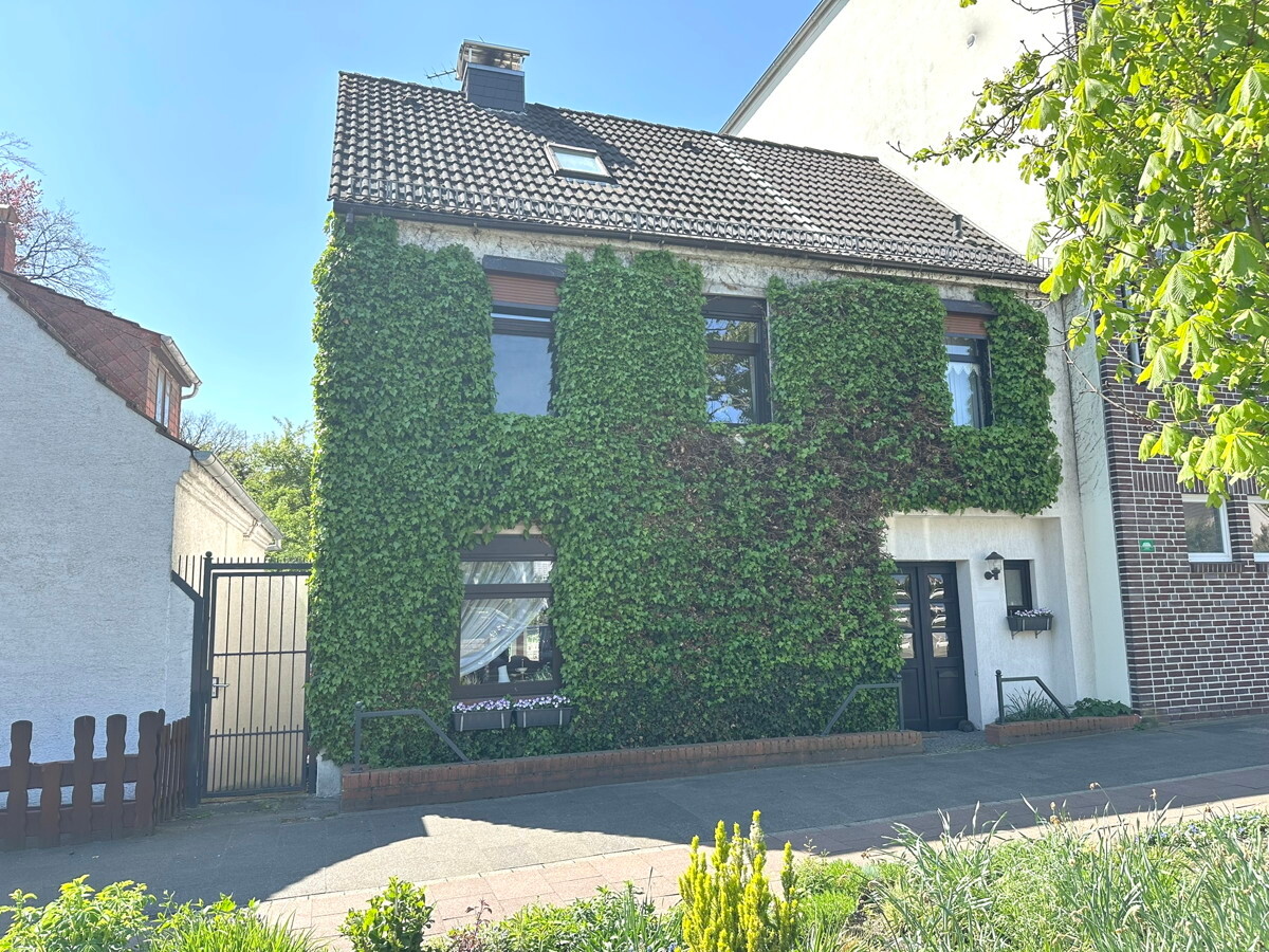 5 rooms House in Bremen, Germany No. 279289