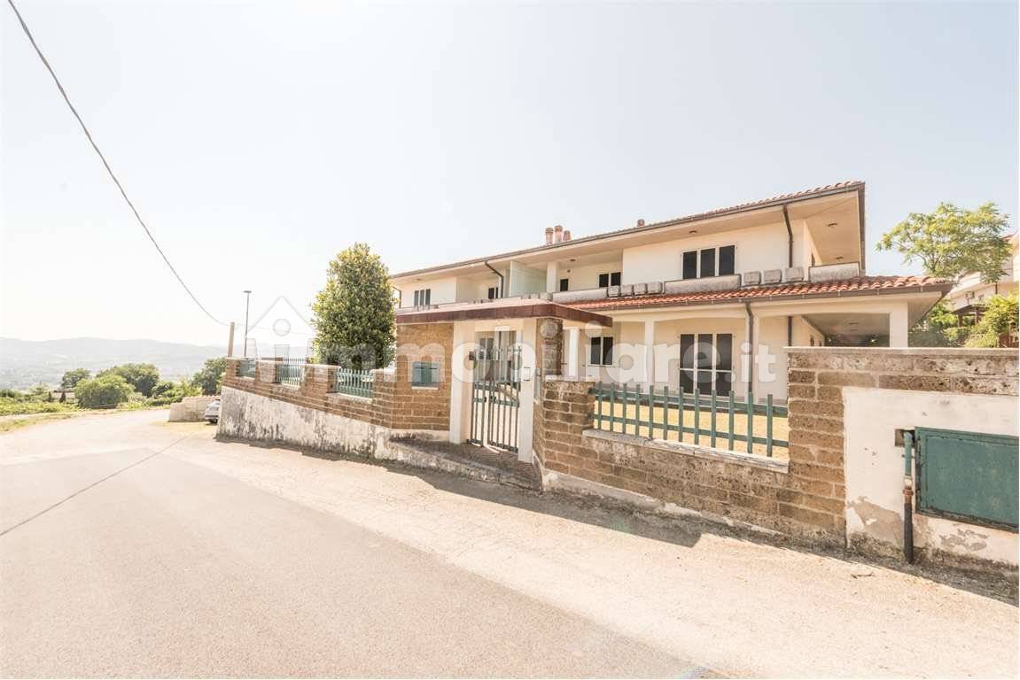 5-salle Bâtiment à Rosciano, Italy No. 271319