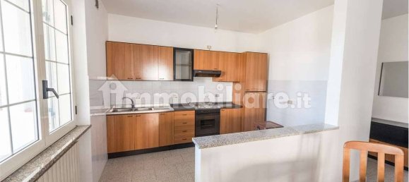 5-salle Bâtiment à Rosciano, Italy No. 271319 10