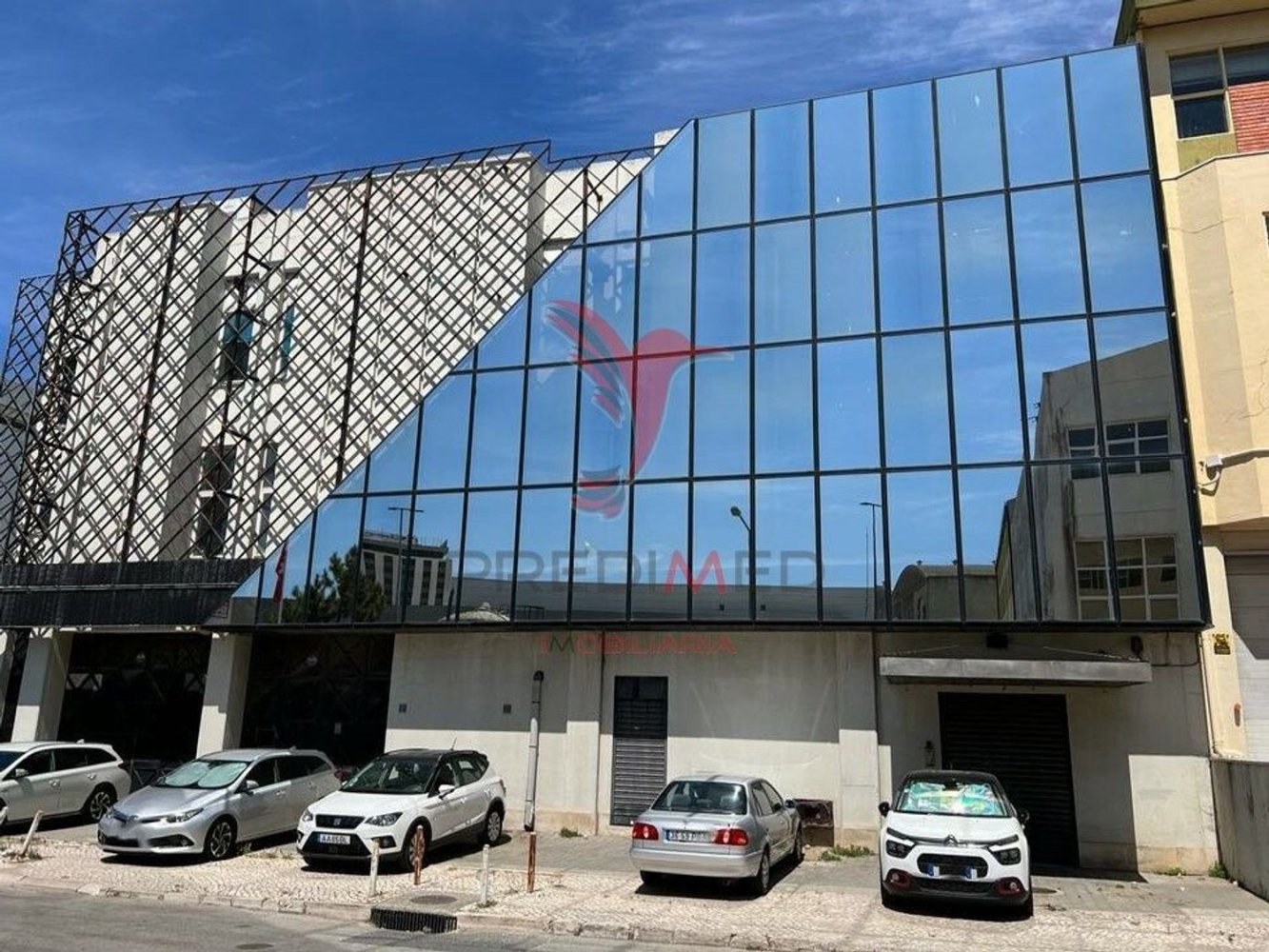 3000m² Warehouse in Loures, Portugal No. 85301