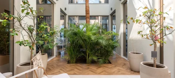 4 bedrooms Warehouse in Palm Jumeirah, UAE No. 105848 3