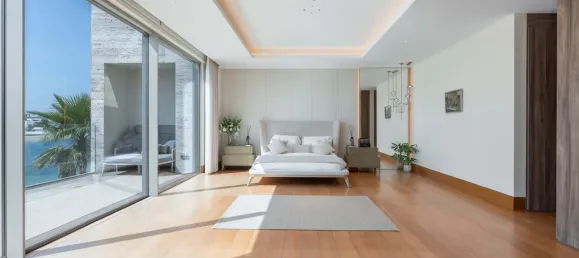 4 bedrooms Warehouse in Palm Jumeirah, UAE No. 105848 7