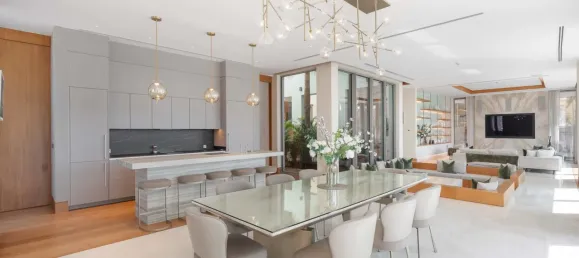 4 bedrooms Warehouse in Palm Jumeirah, UAE No. 105848 4