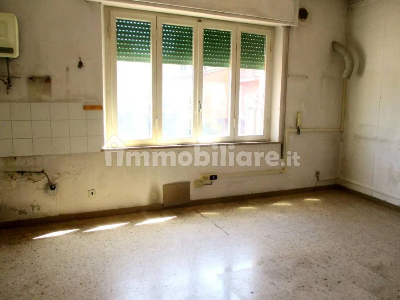 6 bedrooms Apartment in Pontedera, Italy No. 215967