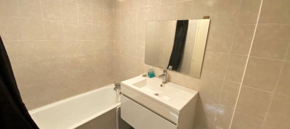 3 bedrooms Apartment in Evry, France No. 189034 5