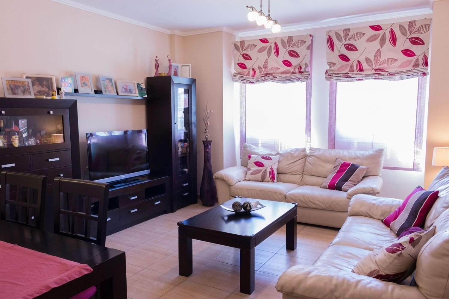 Apartamento T3 em La Linea de la Concepcion, Spain N.º 214184
