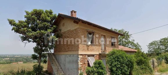 2 bedrooms House in Casale Monferrato, Italy No. 209422 3