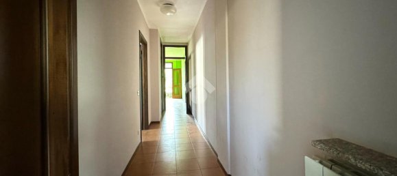 5 rooms Villa in Rescaldina, Italy No. 5982 10