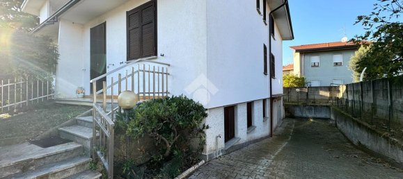 5 rooms Villa in Rescaldina, Italy No. 5982 25