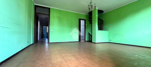 5 rooms Villa in Rescaldina, Italy No. 5982 2