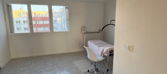 Apartamento de 2 dormitorios en Fleury-les-Aubrais, France No. 159398 7